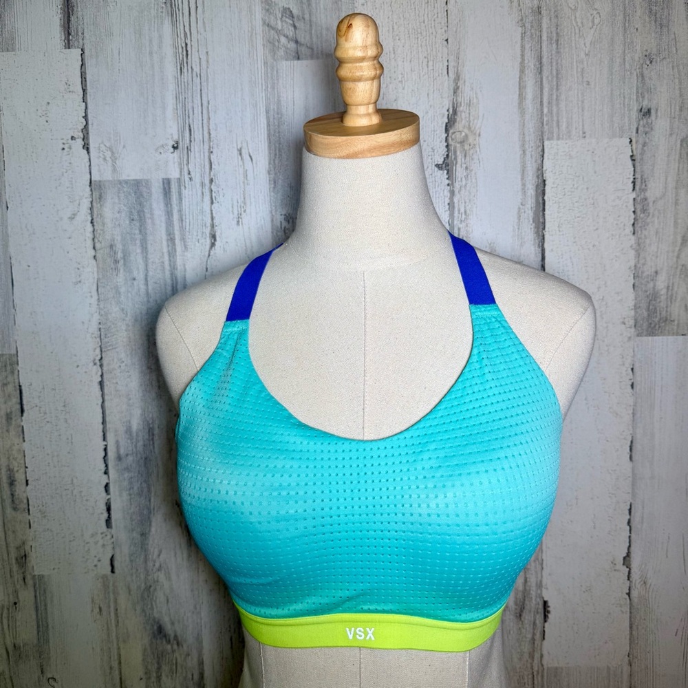 Victoria’s Secret Sport Bra 34D - Medium equivalent. Aqua Racerback